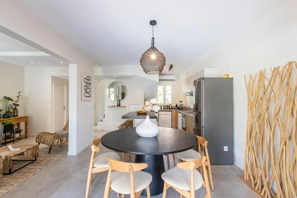 Seagrape, New 3 Bedroom Townhouse, Private Pool Orient Bay